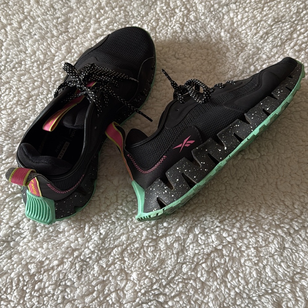 Reebok Women's Black and Mint Sneakers